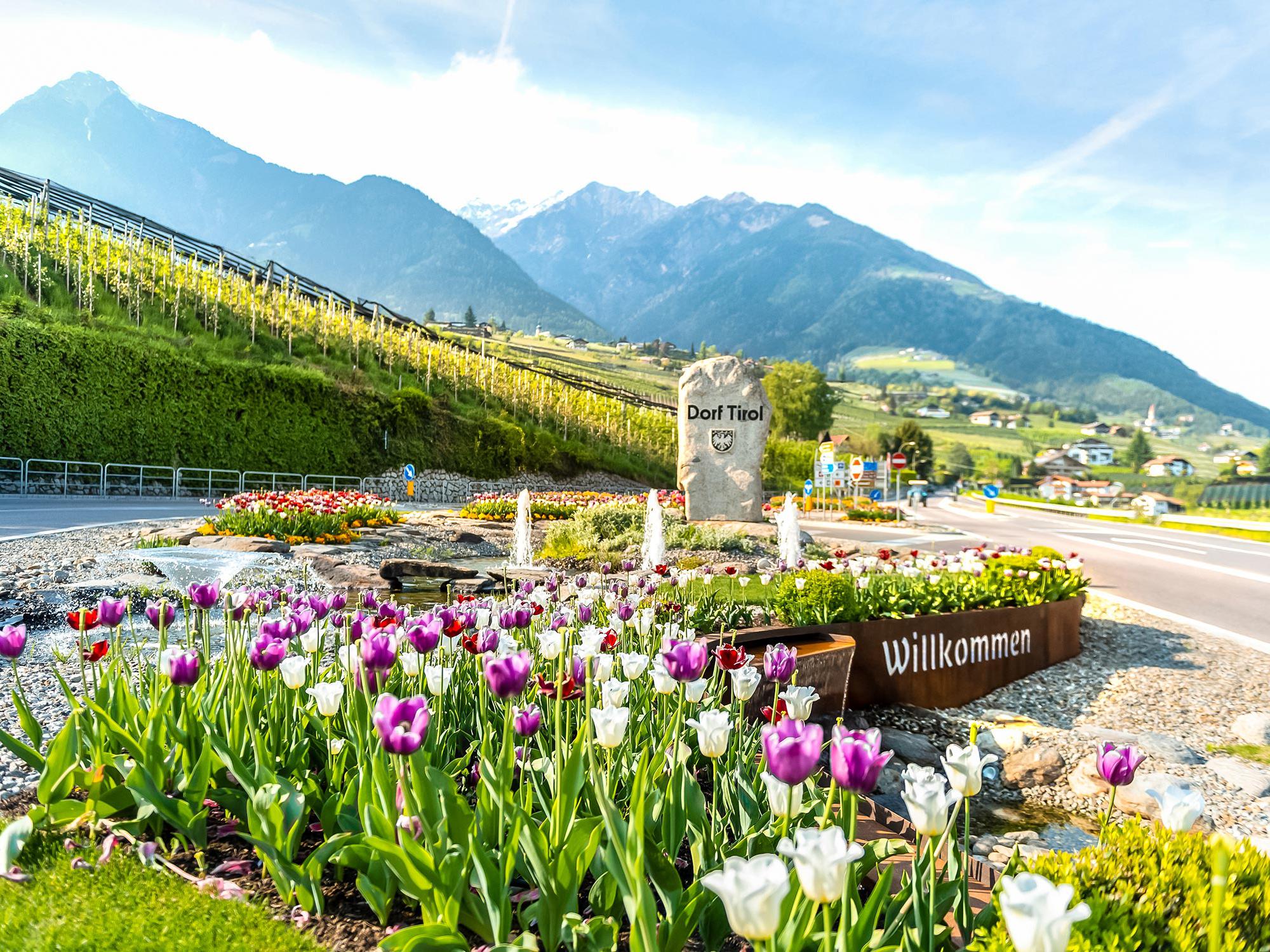 Dorfeinfahrt nach Dorf Tirol