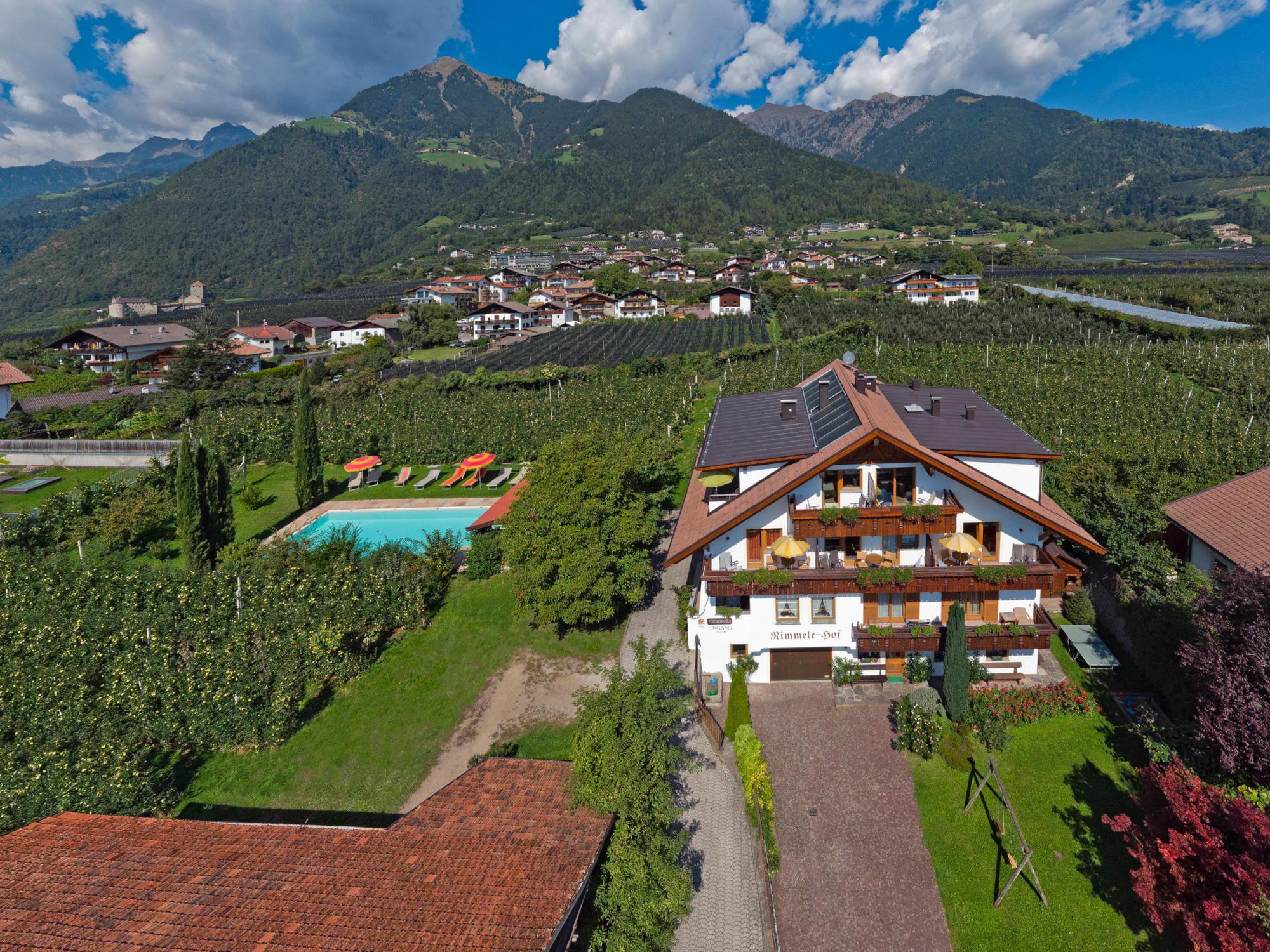 Dorf Tirol swimming pool - Rimmelehof